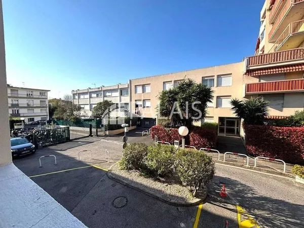 Studio 1 pièce 18 m²