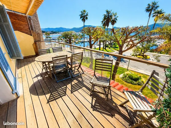 Appartement T3 Les Lecques - Vue mer - Dernier étage - Terrasse