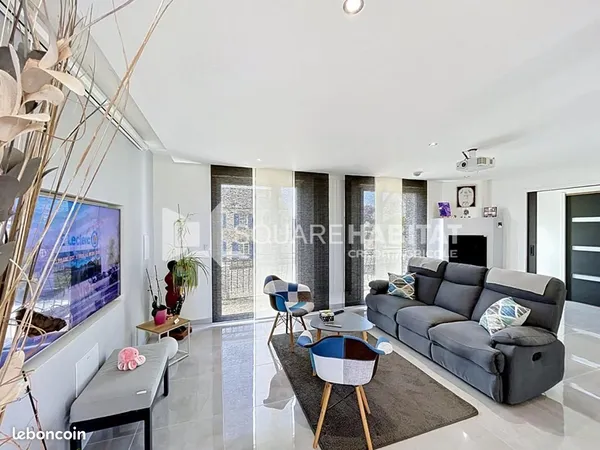 Maison 5 pièces 151 m²