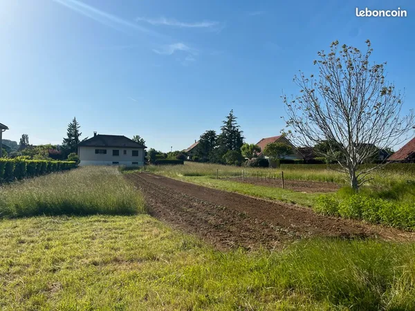 Terrain à bâtir à vendre à Avanne-Aveney (Doubs)