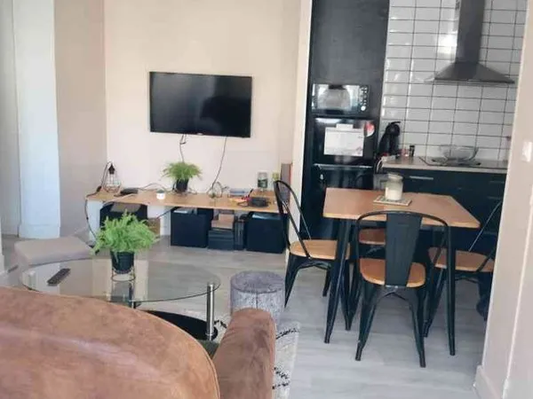 Appartement T2 meublé idéal étudiant - 615 /mois (Internet inclus)