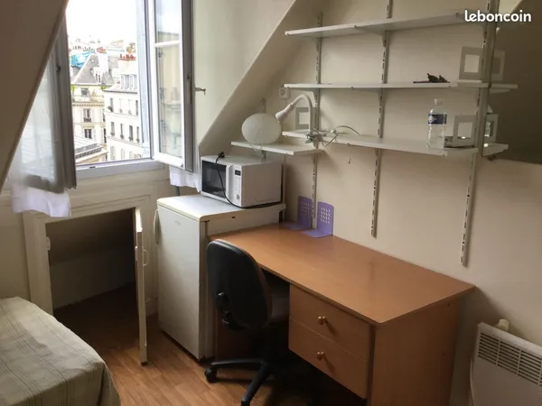 Appartement Location Paris 1p 10m² 575€