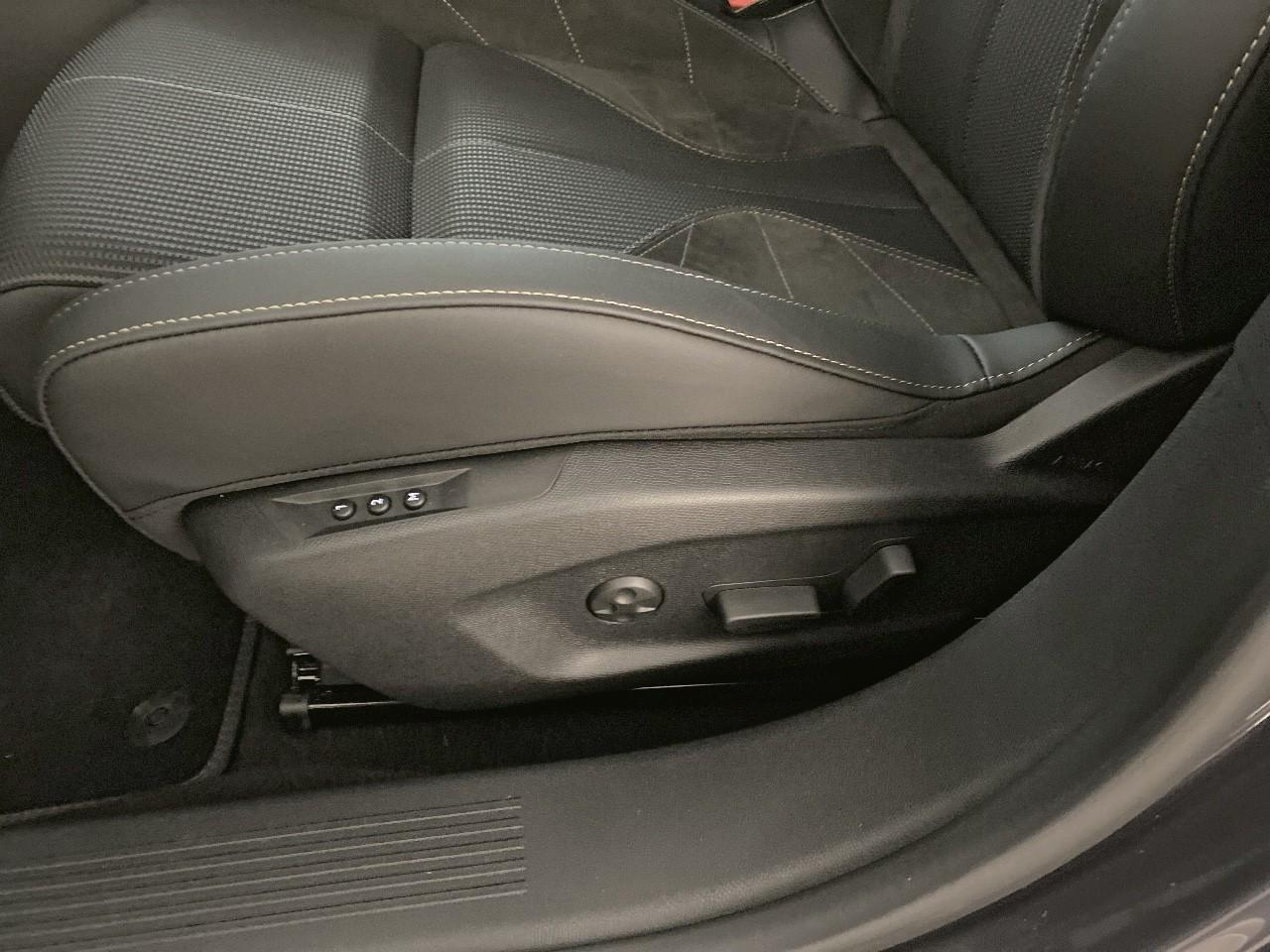 Ds Ds 4 bluehdi 130 eat8 etoile - alcantara — photo 20
