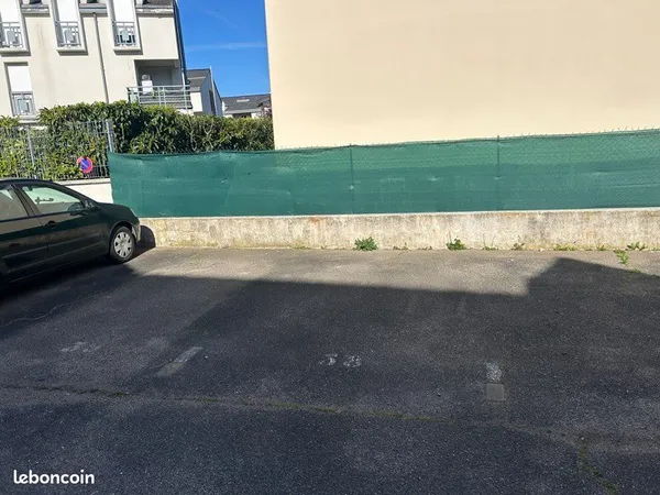 Place de parking privée n°38 - Marolles-en-Brie (94440) - 4 000