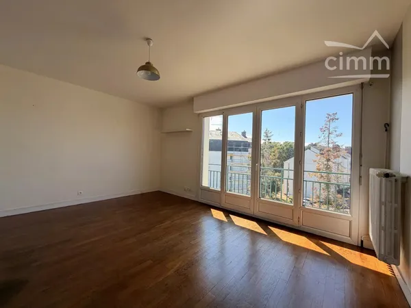 BLOIS — Bel appartement T2 de 55 m²  — 10 min du centre
