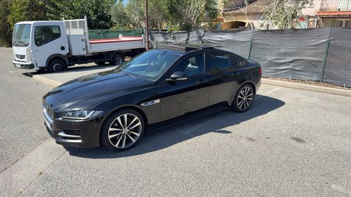 Jaguar XE 2.0 D - 180 CH AWD BVA8 - R-Sport – 2017 – 106953 km – Diesel – Boîte Automatique — photo 2