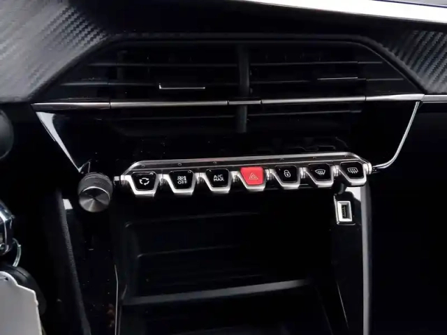 Peugeot 208 puretech 75 s&amp;s bvm5 — photo 17