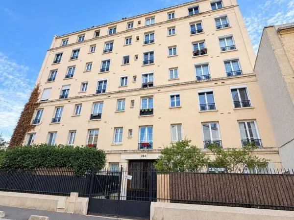 BAGNOLET 93170 La Dhuys Métro Mairie des Lilas Métro Serge