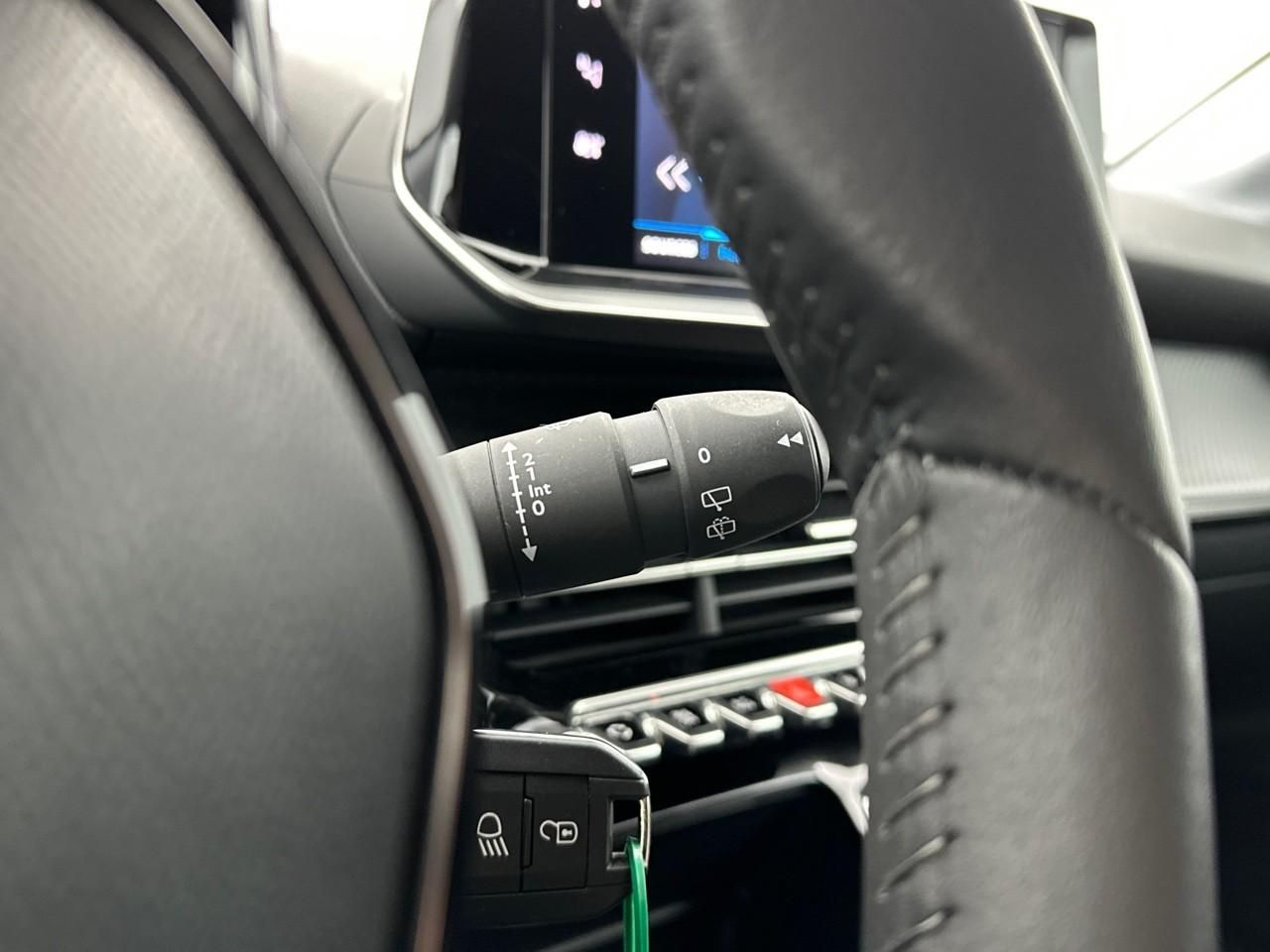 Peugeot 208 puretech 100 s&s bvm6 style — photo 20