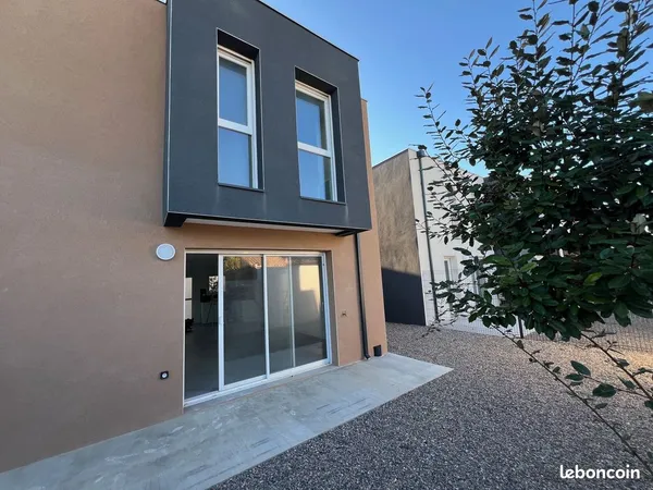 MEUBLE, NEUF, 5 Pièces, Magnifique maison mitoyenne climatisé de 105 m² + 70 m² de jardin