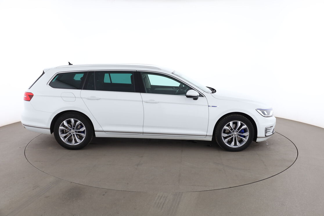 Volkswagen Passat SW 1.4 TSI GTE DSG6 — photo 6