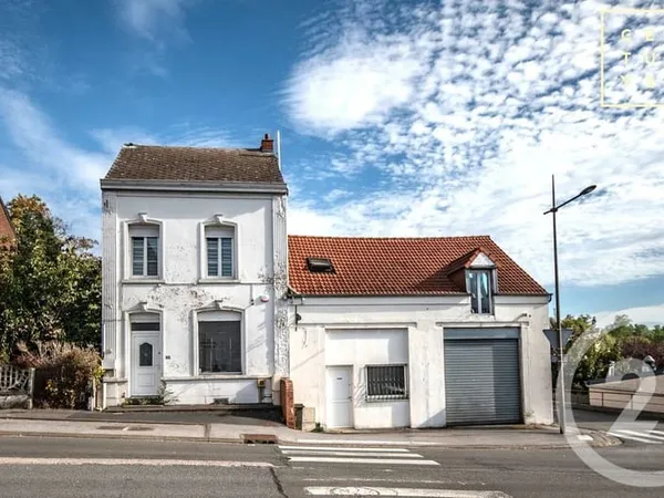 Maison 6 pièces 313 m²