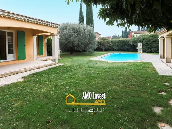 Villa 146 m2 jardin 1000 m2 et piscine
