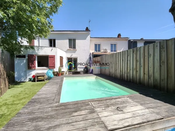 Maison 5 pièces 105 m² avec piscine, garage Le Bouscat