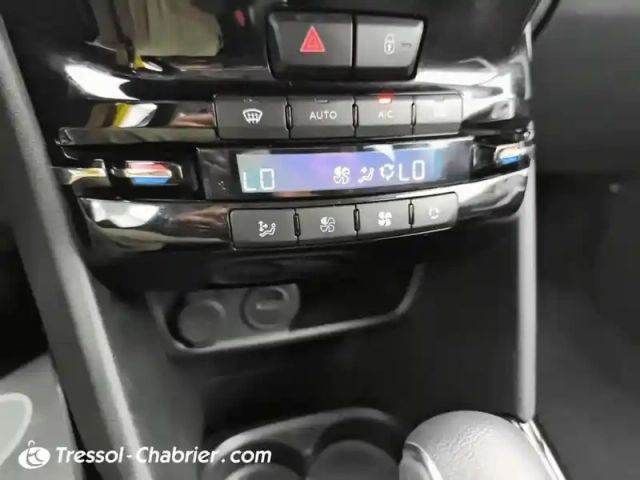 Peugeot 2008 puretech 130ch s&amp;s eat6 allure — photo 13
