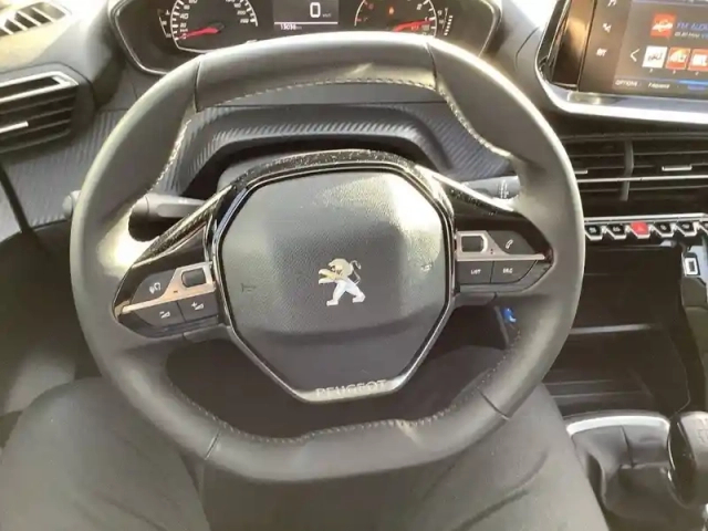 Peugeot 208 puretech 75 s&amp;s bvm5 — photo 9