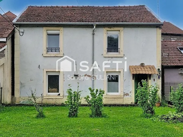 Maison avec 4 chambres, terrasse et jardin au calme ! PETIT PRIX !
