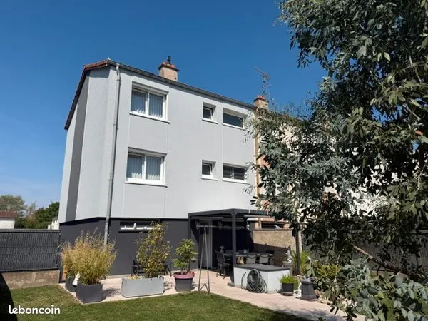 TALANGE: Belle Maison F5 avec beau jardin