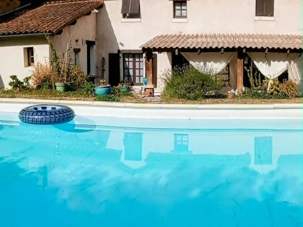 DIRECT PROPRIETAIRE, MAISON DE CHARME TOUT CONFORT, 3 chambres, piscine, terrain, dépendances
