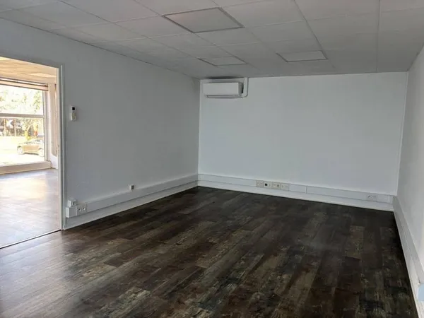 Bureaux 240 m²