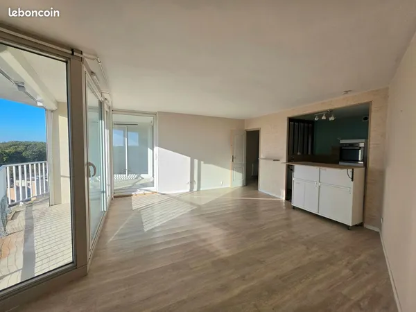 Appartement lumineux 61 m² avec 2 balcons et parking privé - Chambray-lès-Tours