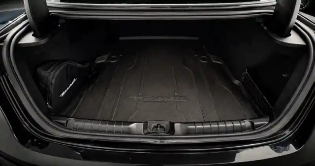 Maserati Ghibli v8 580 ch — photo 18