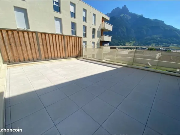 Appartement T3 duplex de 78 m² avec grande terrasse - Sallanches (74700)