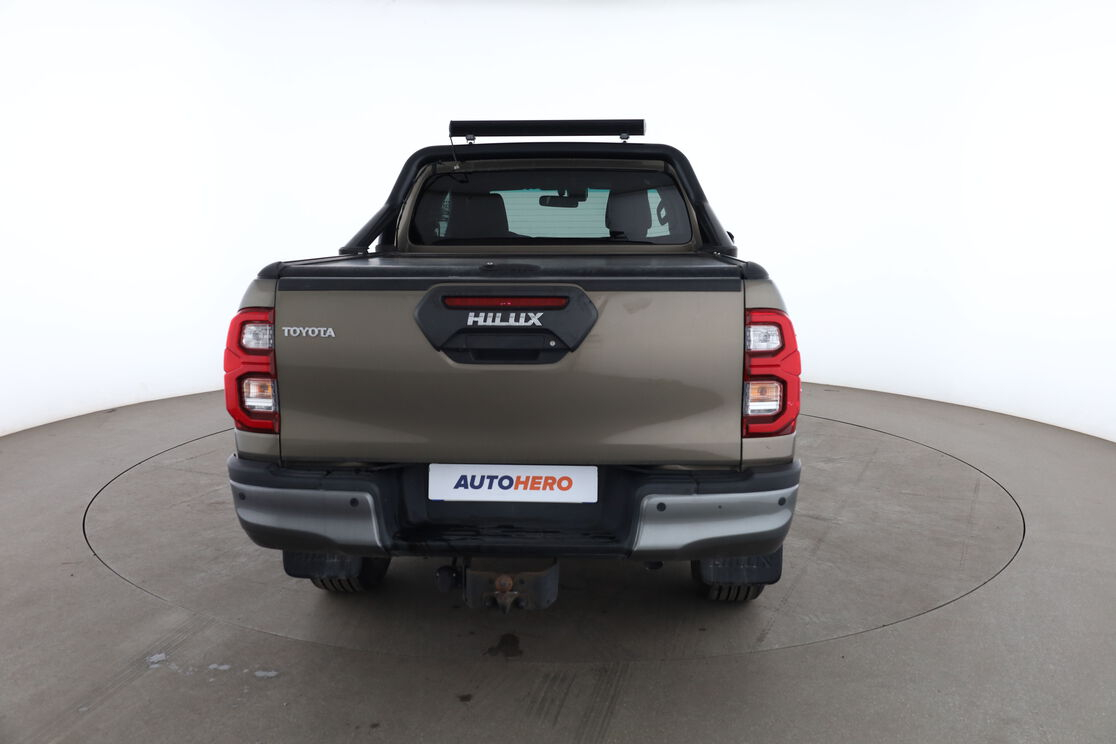 Toyota Hilux 4WD 2.4 D-4D X-Tra Cabine Invincible — photo 4