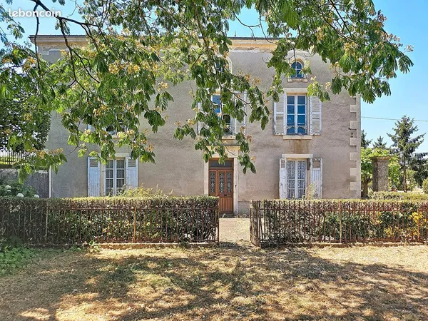 Propriété 7 pièces 225 m²