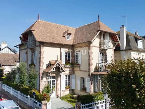 Maison 10 pièces 307 m²