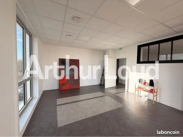 Bureaux 53 m² FLEURY SUR ORNE
