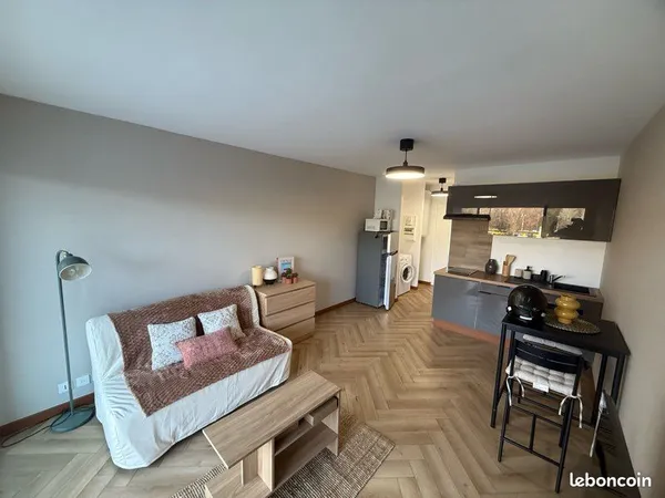 CHARMANT STUDIO A LOUER 22,5m2 + 5m2 terrasse