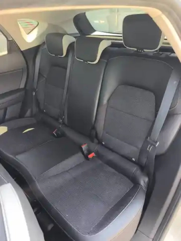 Renault Captur mild hybrid 160 edc — photo 16