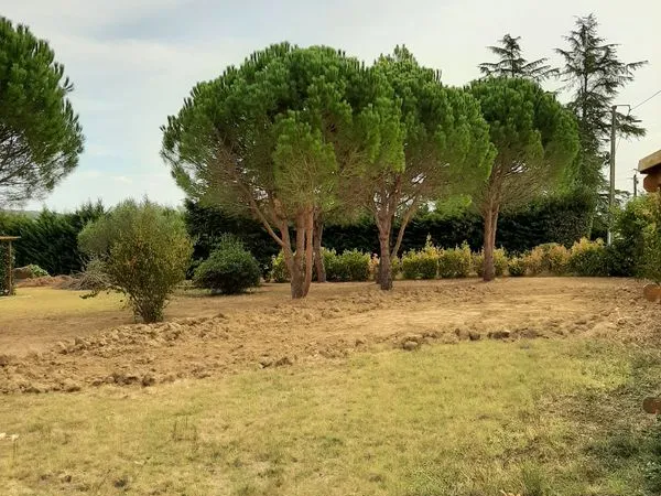 Terrain viabilisé de 875m² à Gragnague
