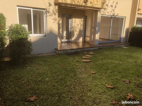 Appartement T2 de 45 m² climatisé + jardin + box