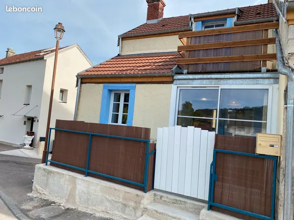 Petite maison au bord de l'eau