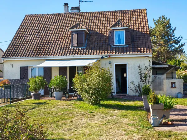 Maison traditionnelle 3/4 chambres plus bueau