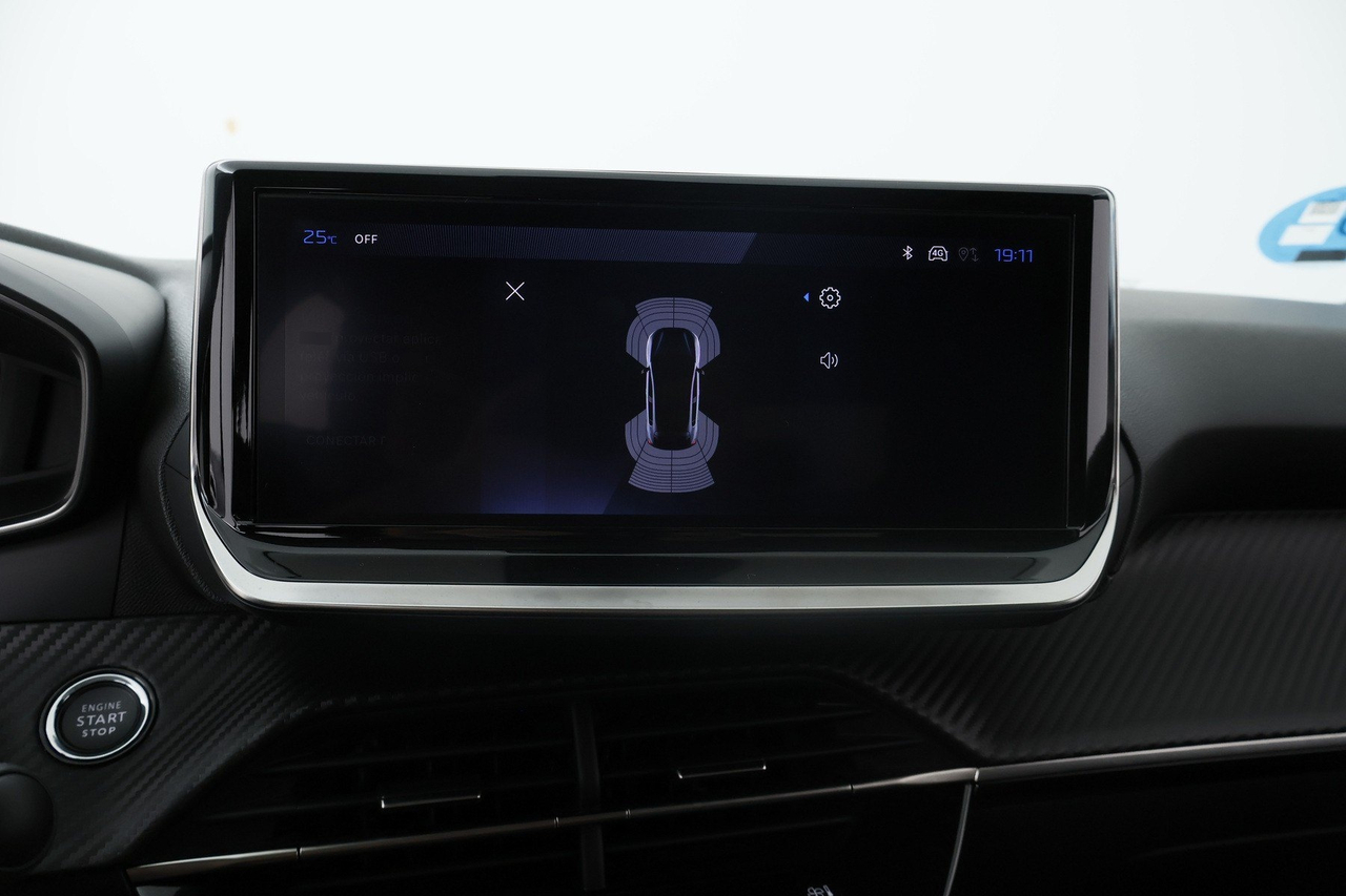 Peugeot 208 — photo 27