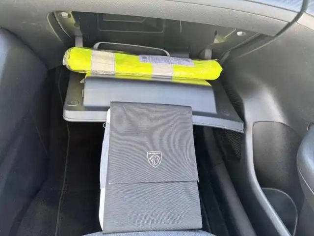 Peugeot 208 puretech 75 s&amp;s bvm5 like — photo 16