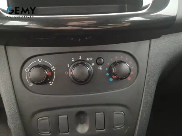 Dacia Sandero sce 75 — photo 28