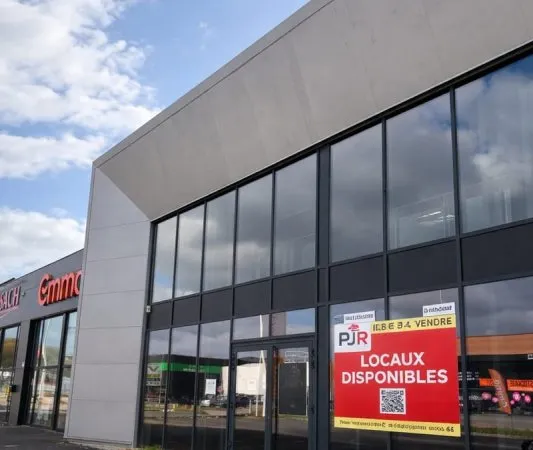 Local commercial 715 m²