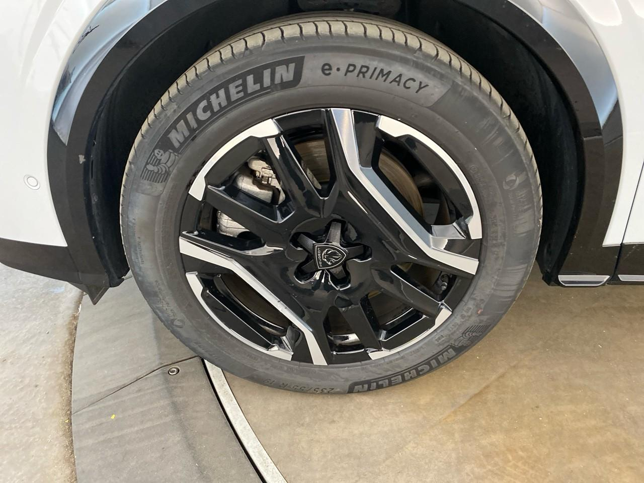 Peugeot 3008 electrique 210 ch 73 kwh gt — photo 11