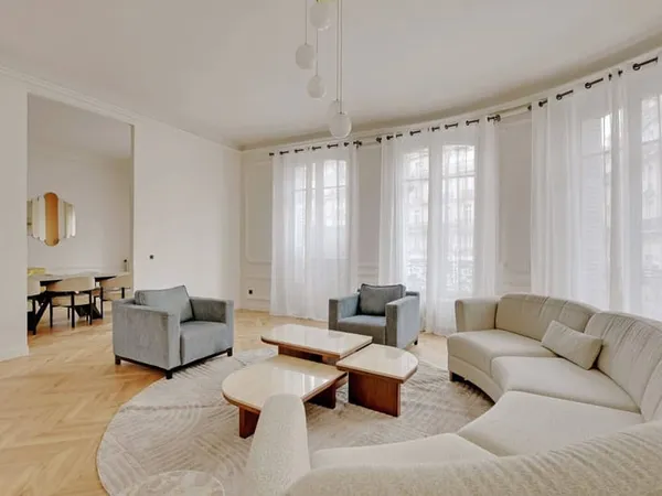 Appartement 6 pièces 240 m²
