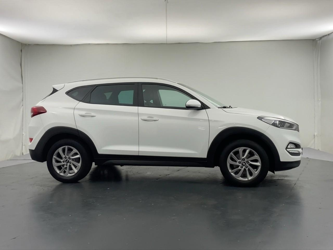 Hyundai Tucson 1.7 crdi 115 2wd business — photo 6