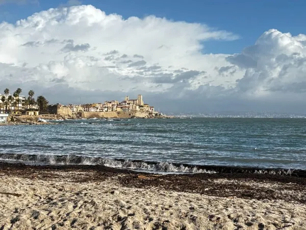 RARETE garage en plein centre ville d Antibes