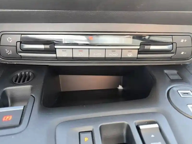Peugeot Partner e- fgn 136 ch m charg ut maj 54 kwh aut — photo 19