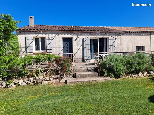 Maison individuelle (82 m²) avec local professionnel (140 m²)