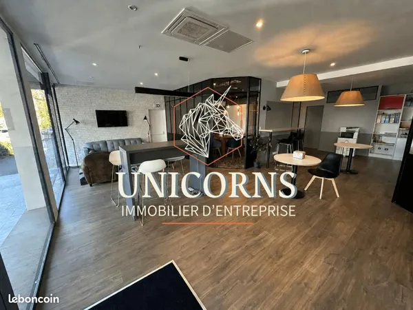 Local bureaux 117 m²