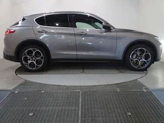 Alfa Romeo Stelvio 2.2 diesel 210ch executive q4 at8 my19 — photo 6