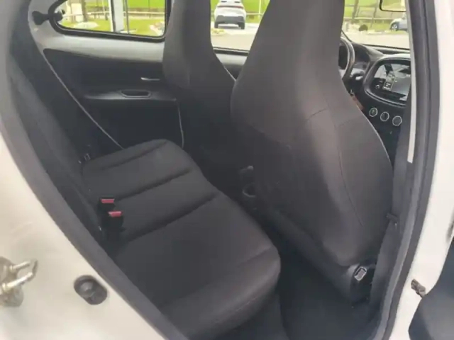 Toyota Aygo 1.0 vvt-i 72 dynamic — photo 14